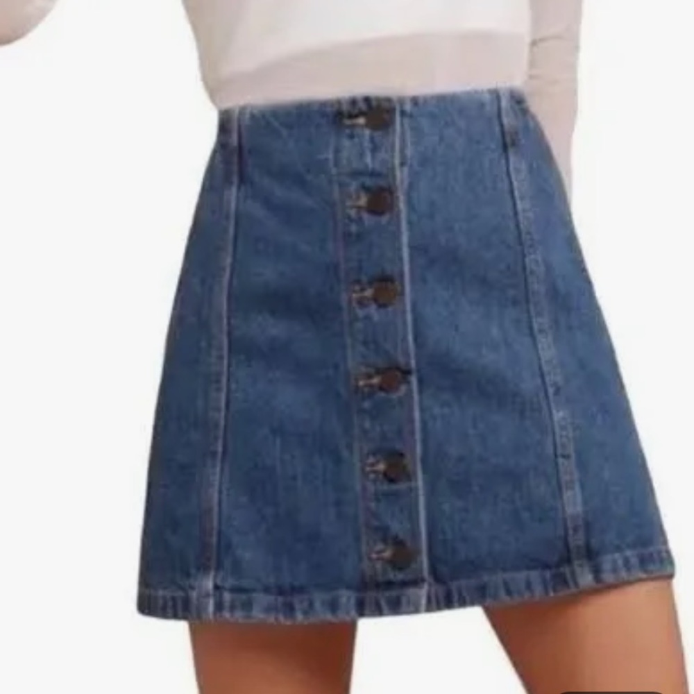 Wilfred Free women’s button up jean skirt size 6.